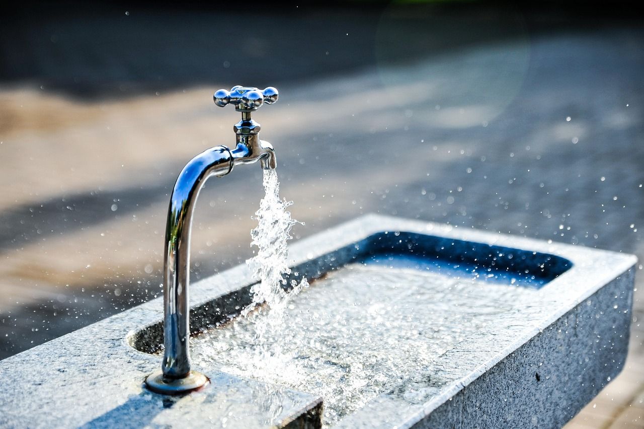 remplacez facilement le joint de votre robinet pour arrêter les fuites et économiser l'eau grâce à notre guide pratique de remplacement de joint de robinet.
