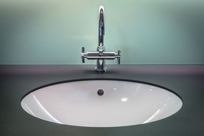 changer un joint de robinet qui fuit : guide pratique et astuces