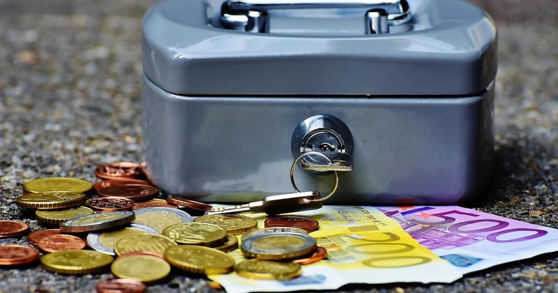 Caisse à monnaie : laquelle choisir pour bien gérer votre fond de caisse ?