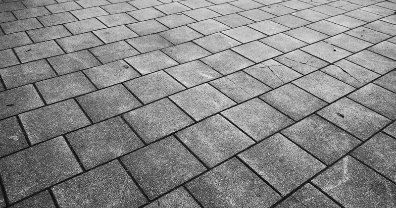 Béton drainant : la solution écologique pour des sols qui respirent