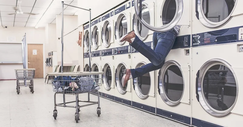 Tableau poids du linge : combien mettre dans votre tambour